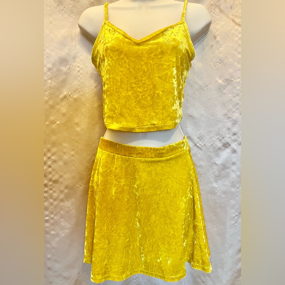 Forever 21 yellow velvet two piece set